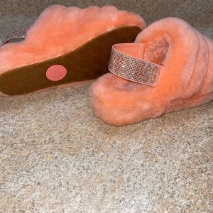 🆕 Authentic UGG Women Fluff Yeah Bling Sheepskin Slippers in soft coral